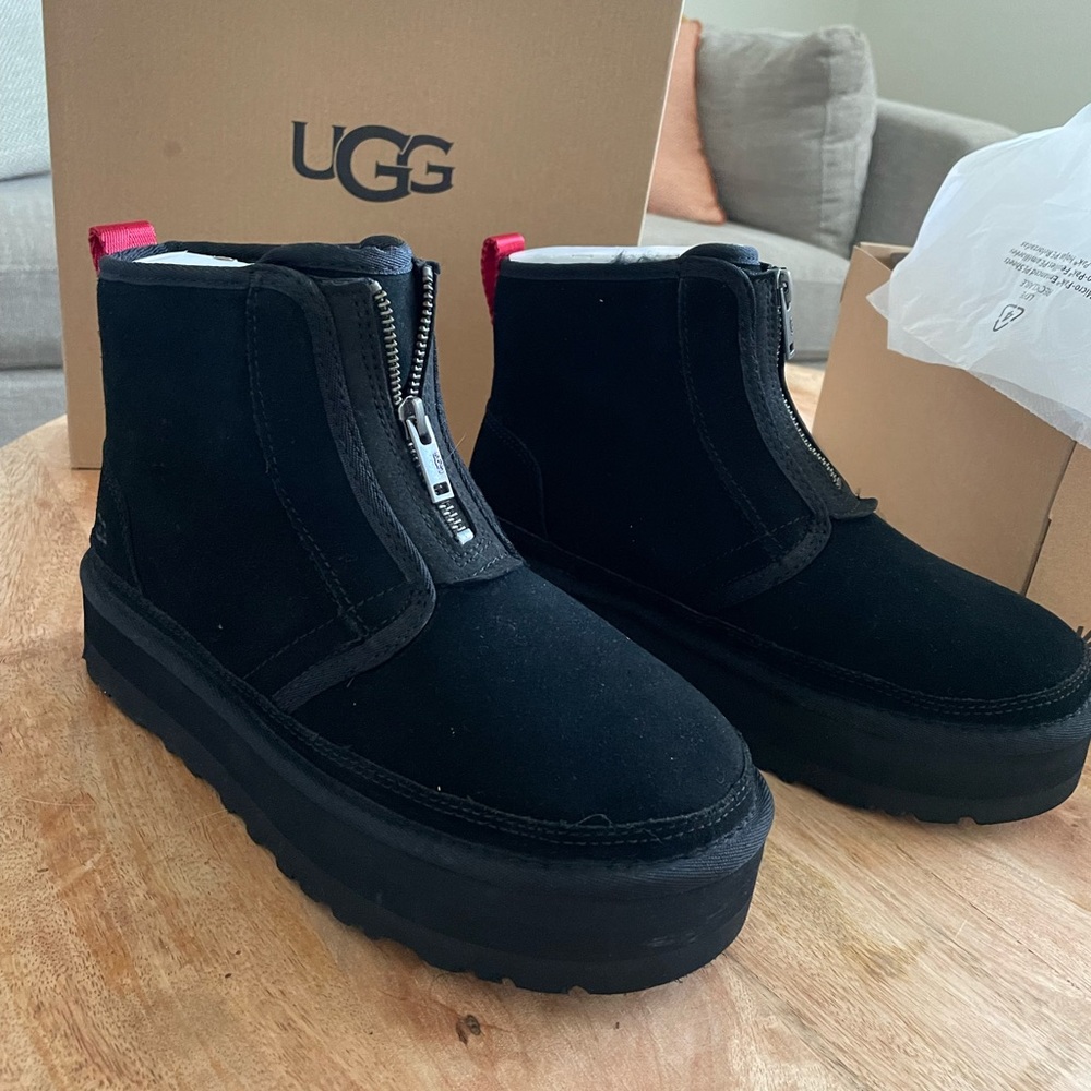Ugg Boots Womens Neumal Zip Platform Boots